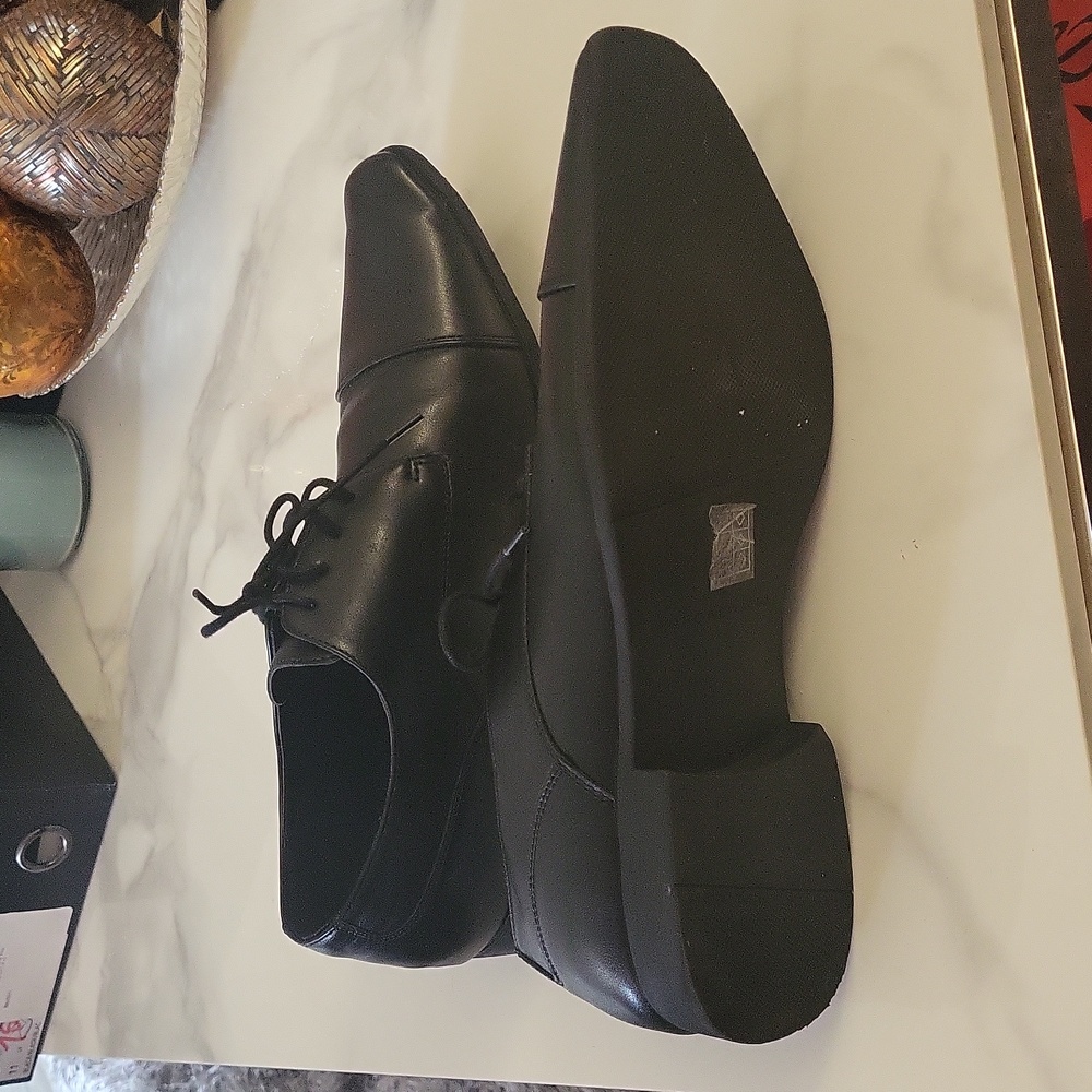 Shoes - Picture 3 of 5